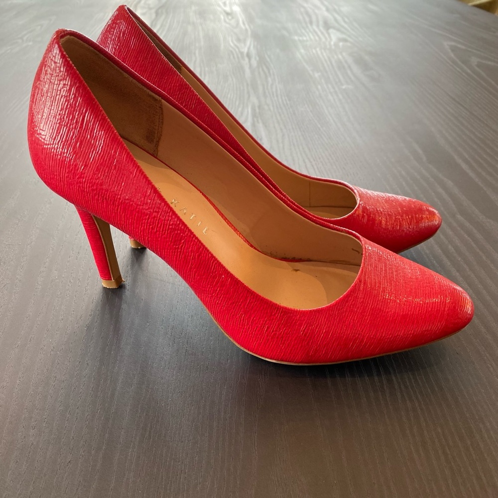 Kelly & Katie Vibrant Red Tiana Heels Size 7